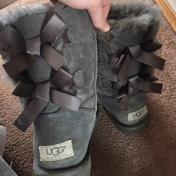 Woman’s gray ugg boots - Picture 7 of 7